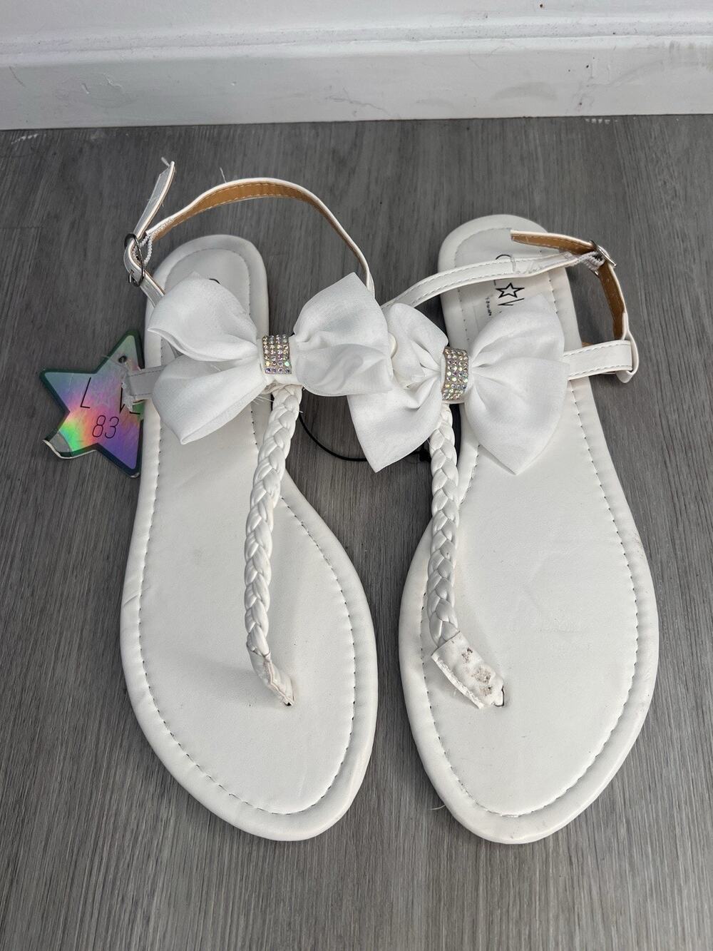 White Faux Leather Braided Thong Sandal With Rhinestones And Bow Womens Size 10